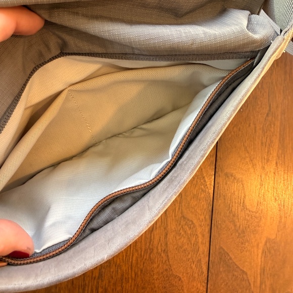 Bellroy Sling Mini Premium - Picture 2 of 4